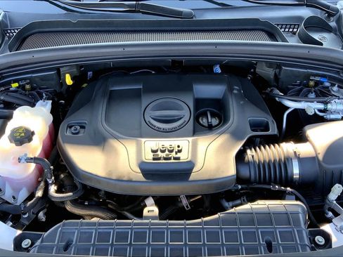 Used 2023 Jeep Grand Cherokee Overland AWD/4WD image 32