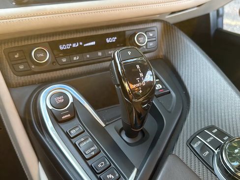Used 2019 BMW i8 Coupe AWD/4WD image 29