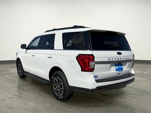 Certified 2024 Ford Expedition XLT image 4