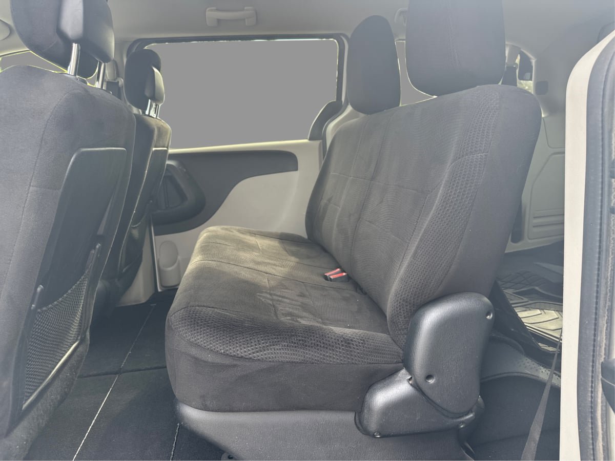 Used 2013 Dodge Grand Caravan SE w/ SE Plus Group FWD image 11