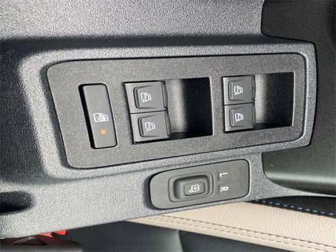 Used 2023 Ford Bronco Wildtrak image 33