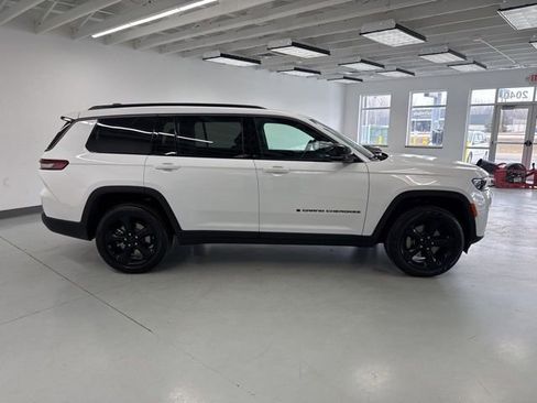 New 2026 Jeep Grand Cherokee L Limited w/ Limited Altitude Package AWD/4WD image 8