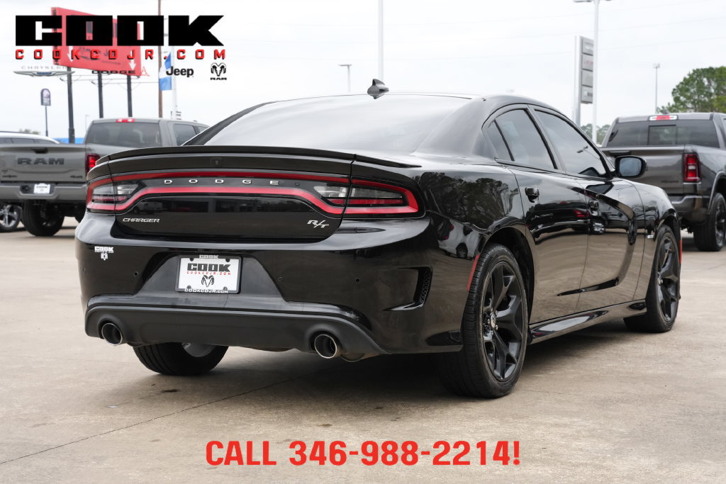 Used 2018 Dodge Charger R/T RWD image 3