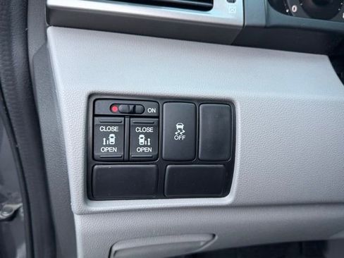 Used 2016 Honda Odyssey SE image 30