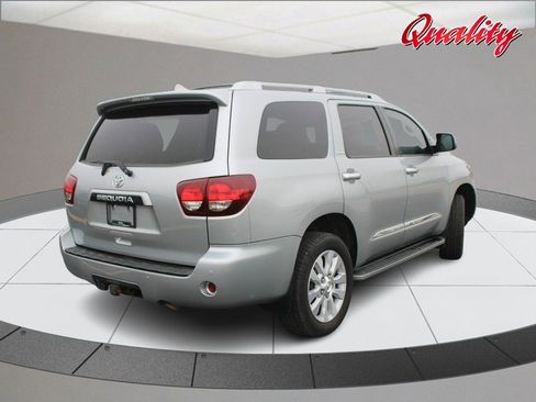 Used 2020 Toyota Sequoia Platinum image 3