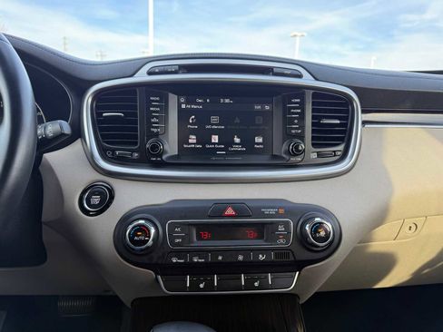 Used 2019 Kia Sorento EX image 23