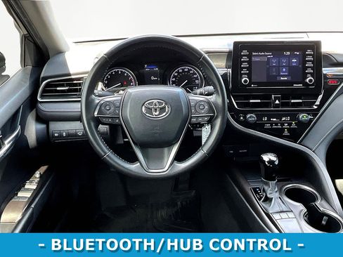 Used 2023 Toyota Camry SE image 9