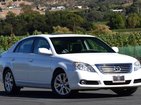 Used 2008 Toyota Avalon XLS FWD image 2