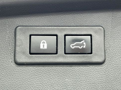 Used 2023 Subaru Outback Premium AWD/4WD image 32