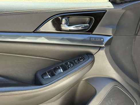 Used 2022 Nissan Maxima SR w/ Sport Mat Group FWD image 24