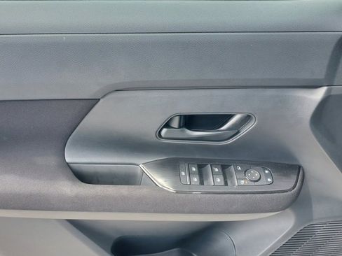 New 2025 Nissan Kicks S image 13