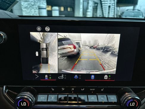 Used 2024 GMC Canyon Elevation w/ Elevation Premium Package AWD/4WD image 21