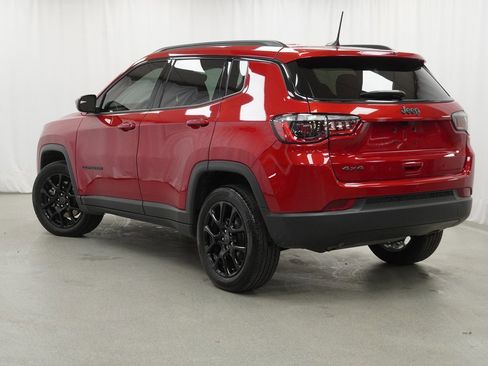 Used 2025 Jeep Compass Latitude w/ Altitude Special Edition image 15