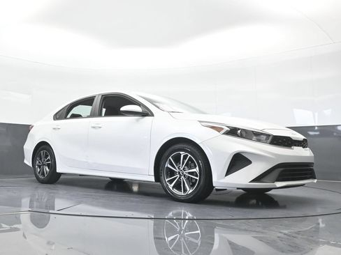 Used 2023 Kia Forte LXS FWD image 56