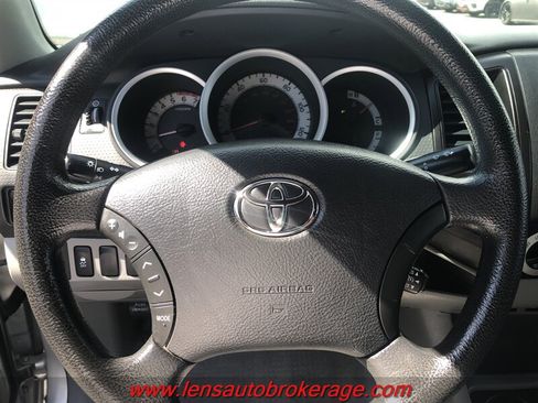 Used 2011 Toyota Tacoma 2WD Double Cab w/ Convenience Pkg image 13