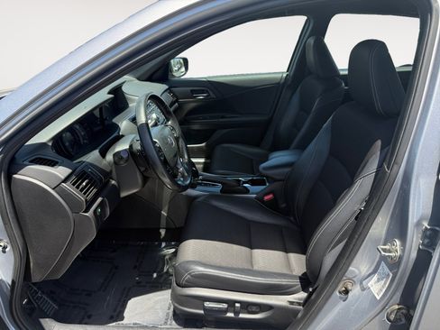Used 2016 Honda Accord Sport image 10