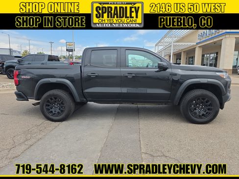 Used 2023 Chevrolet Colorado Trail Boss w/ Advanced Trailering Package AWD/4WD image 3