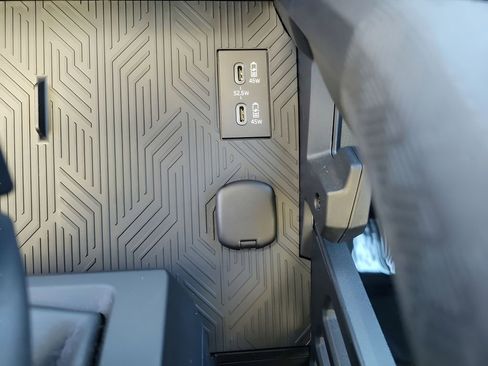 Used 2025 Toyota Tacoma SR w/ SR Upgrade Package image 20