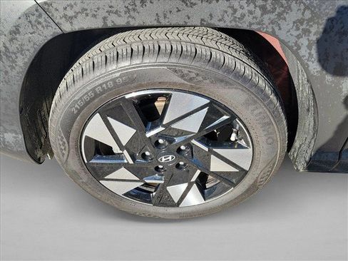 Used 2025 Hyundai Kona SEL FWD image 9