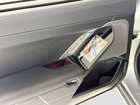 Used 2023 BMW 760i xDrive image 27