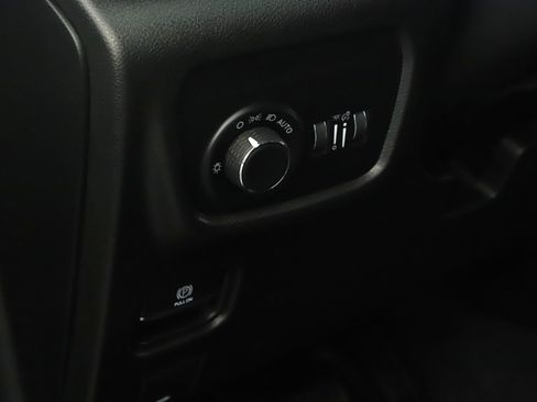 Used 2023 Jeep Grand Cherokee Altitude AWD/4WD image 9