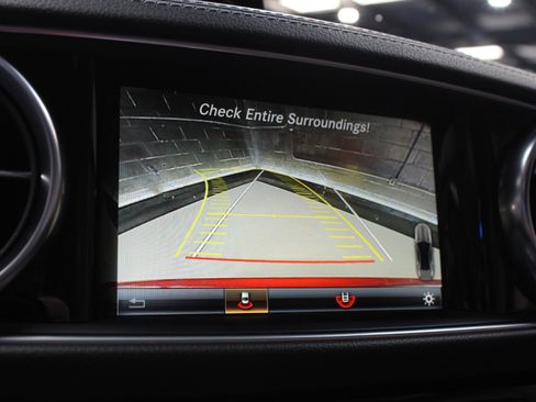 Used 2017 Mercedes-Benz SL 550 image 53