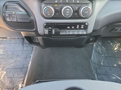 Used 2022 RAM 3500 Big Horn w/ Level C Equiment Group AWD/4WD image 25