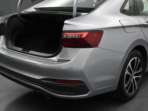 Used 2024 Volkswagen Jetta Sport image 13