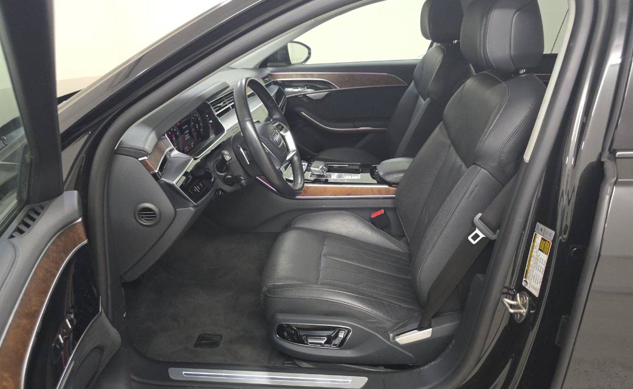 Used 2023 Audi A8 L 3.0T w/ Executive Package AWD/4WD image 5
