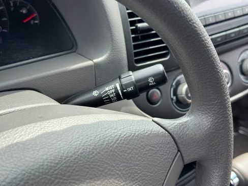 Used 2005 Toyota Camry LE FWD image 25