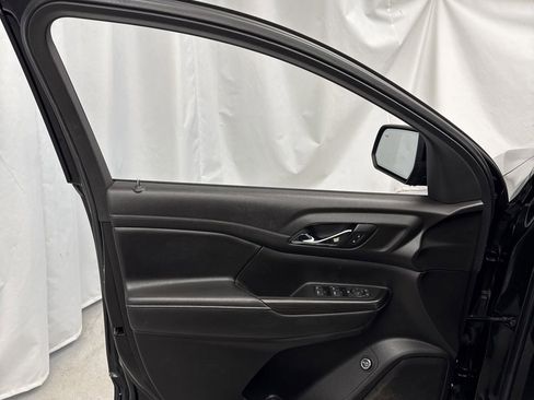 Used 2019 GMC Acadia SLT image 12