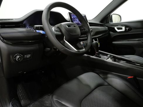 New 2026 Jeep Compass Latitude image 11