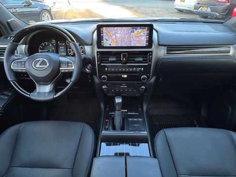 Used 2023 Lexus GX 460 Premium w/ Accessory Package image 26