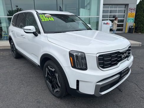Certified 2023 Kia Telluride S w/ S Sunroof Package AWD/4WD image 2