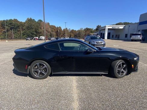 Used 2024 Ford Mustang Premium image 9