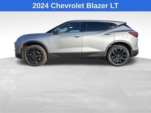 Used 2024 Chevrolet Blazer LT image 2
