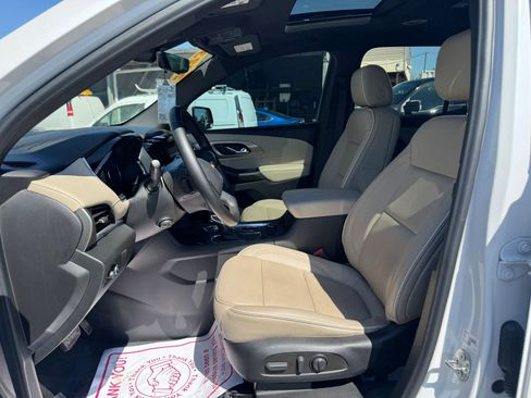 Used 2023 Chevrolet Traverse Premier AWD/4WD image 7