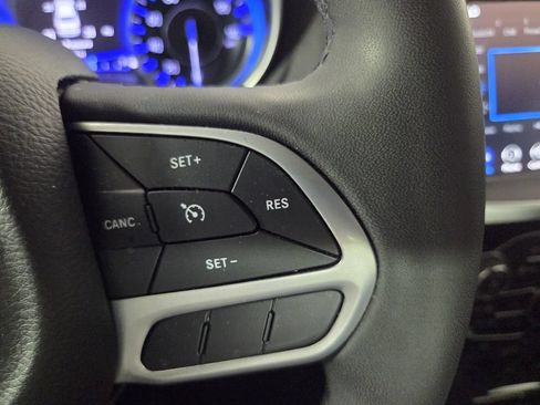 Used 2023 Chrysler 300 Touring L w/ Comfort Group RWD image 16