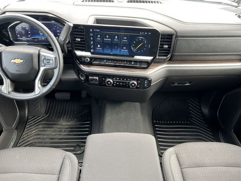 Used 2025 Chevrolet Silverado 2500 LT w/ Convenience Package image 32