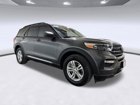 Used 2020 Ford Explorer XLT w/ Equipment Group 202A AWD/4WD image 7