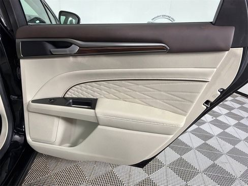 Used 2018 Ford Fusion Platinum image 18