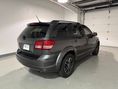 Used 2018 Dodge Journey SE w/ Connectivity Group FWD image 7