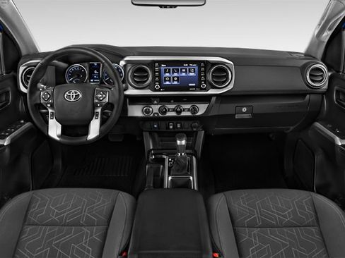 Used 2021 Toyota Tacoma SR5 AWD/4WD image 3