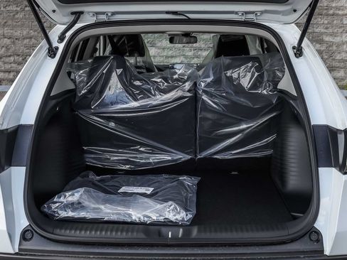New 2026 Honda HR-V LX image 8