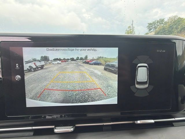 Used 2024 Kia Carnival EX FWD image 10