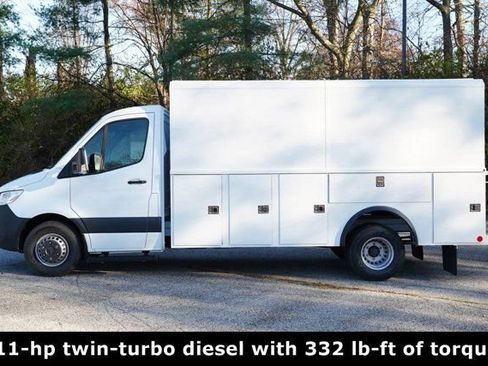Used 2023 Mercedes-Benz Sprinter 3500 image 3