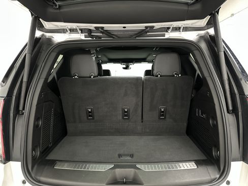Used 2022 Chevrolet Tahoe Premier AWD/4WD image 15