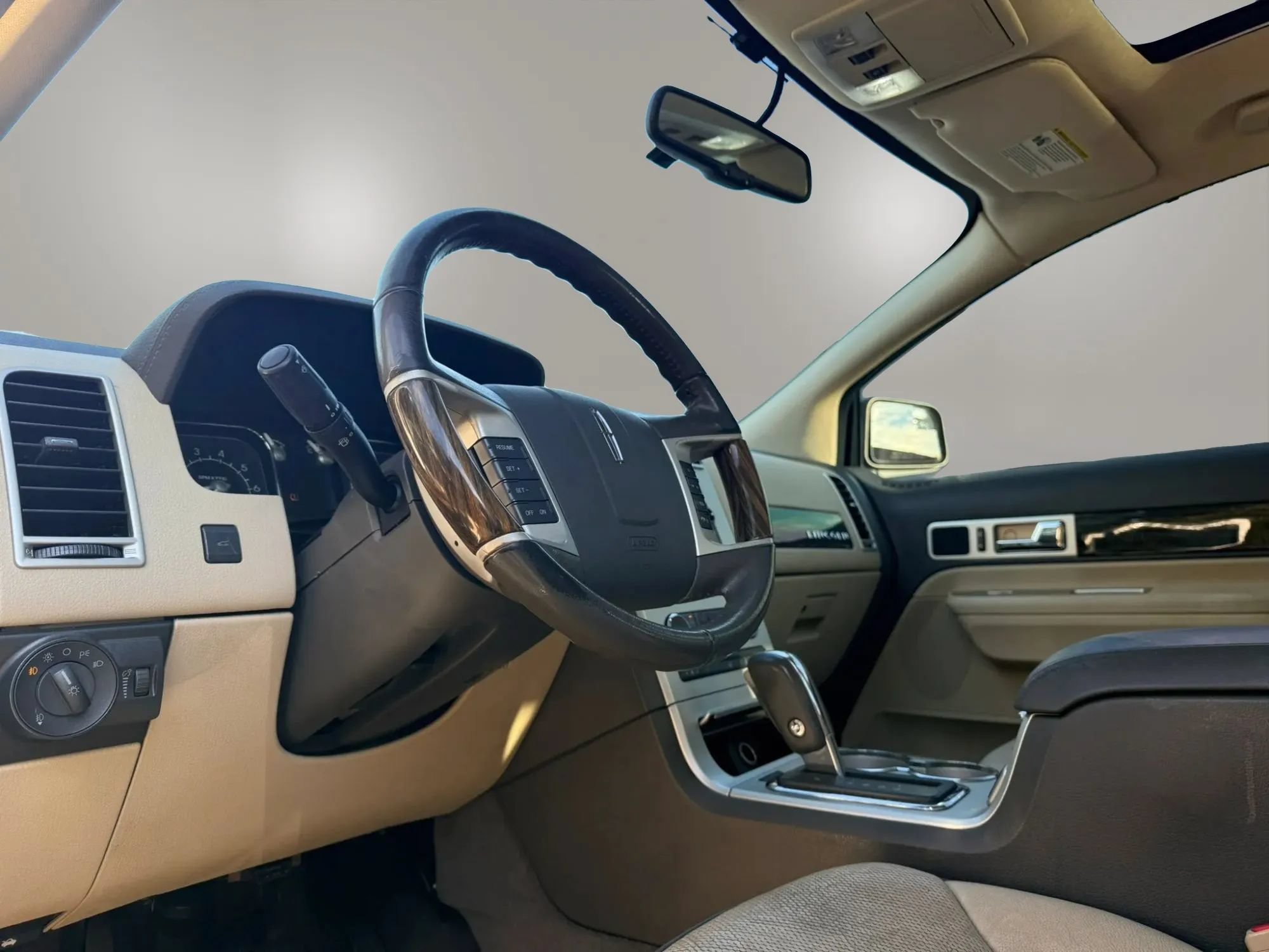 Used 2010 Lincoln MKX AWD image 8