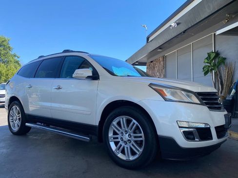 Used 2015 Chevrolet Traverse LT w/ Style and Technology Package FWD image 10