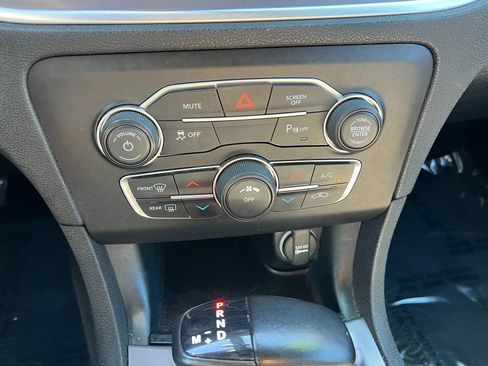 Certified 2022 Dodge Charger SXT image 28